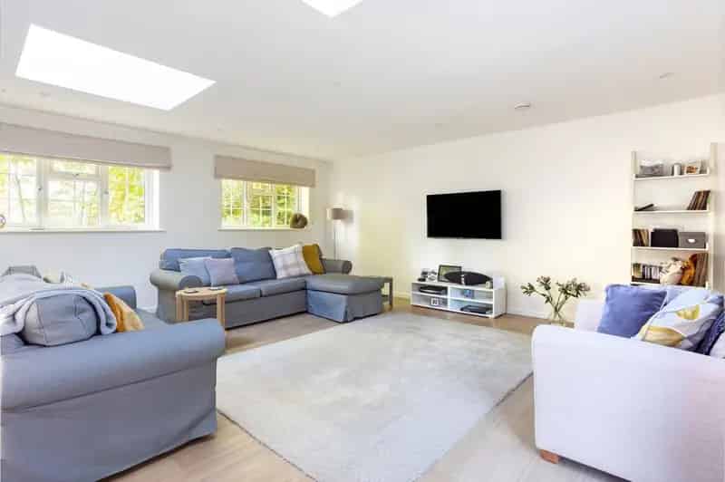 6 Bedroom Detached House For Sale Fleet