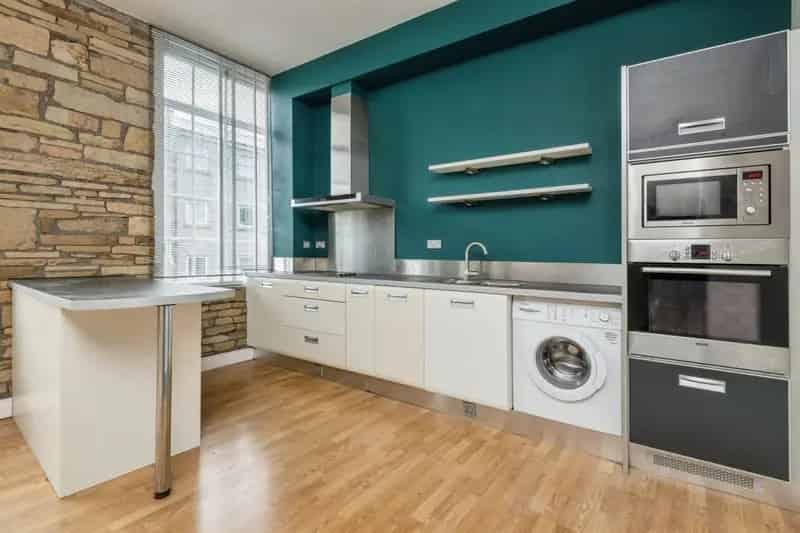 Modern 2-Bed Apartment Near Huddersfield University