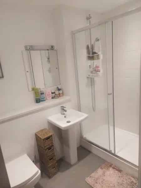One Bedroom Ground Floor Flat Near Town Centre