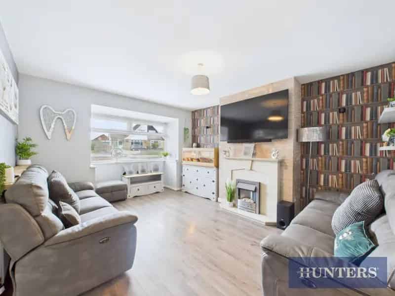 3 bedroom House
 For Sale 
Total Size: 800 SQ FT