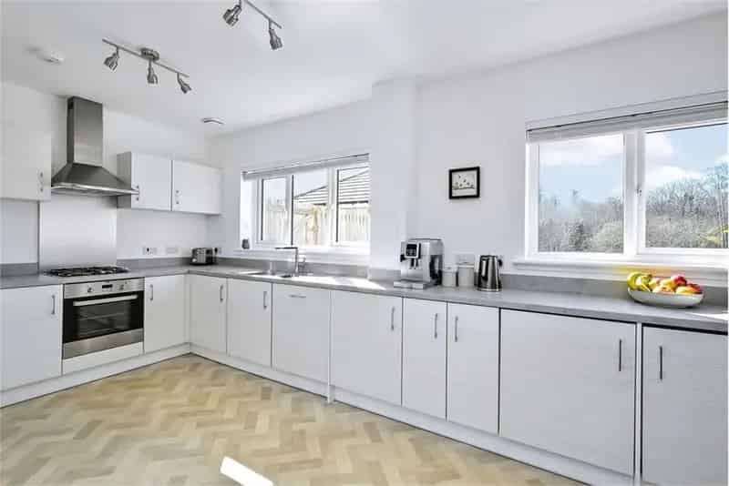 4 Bed Detached House Near Edinburgh - Modern Family Home