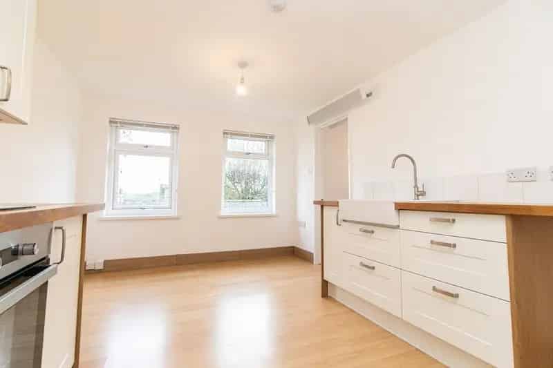 1 Bedroom Flat to Rent Danescourt Cardiff Refurbished Parking
