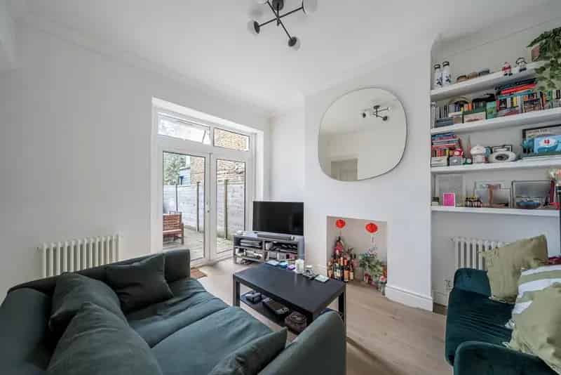 2 Bedroom Garden Flat near South Wimbledon and Wimbledon Stations