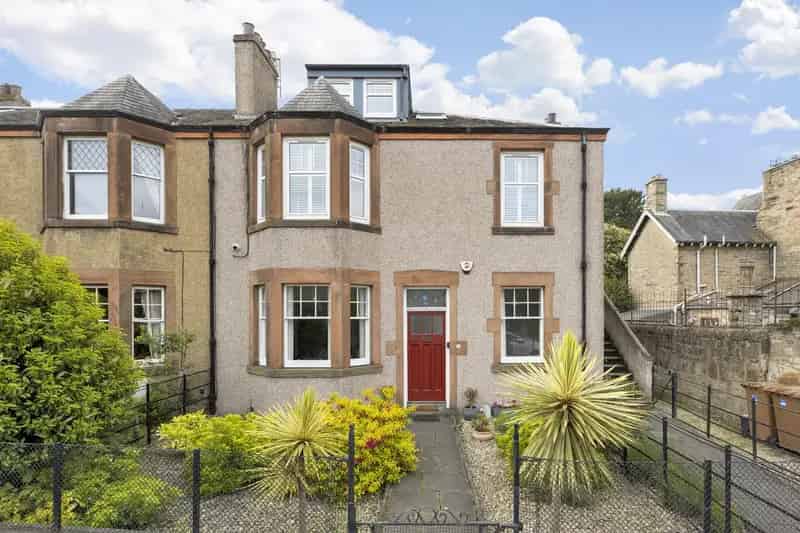 2 Bedroom Villa for Sale in Edinburgh Trinity