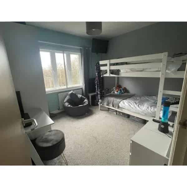 2 Bedroom House Near A12 with Gardens and Parking