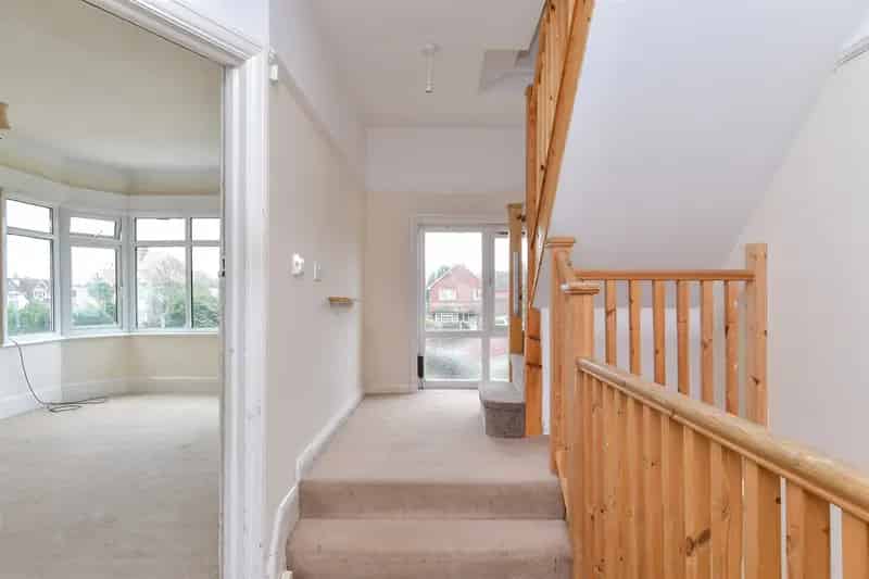 3 Bedroom Maisonette For Sale Grand Avenue Worthing