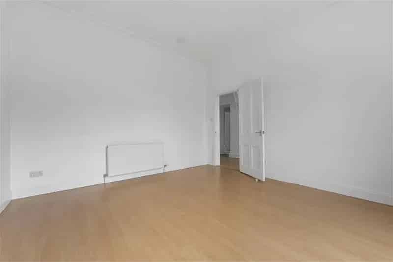 2 Bed Flat Ground Floor Dunfermline City Centre
