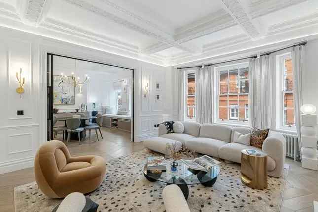 Mayfair Apartment: Modern Elegance Meets Period Charm