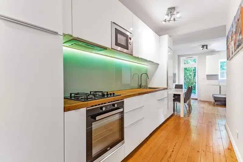 Spacious Period Conversion Flat near Hilly Fields Park Brockley