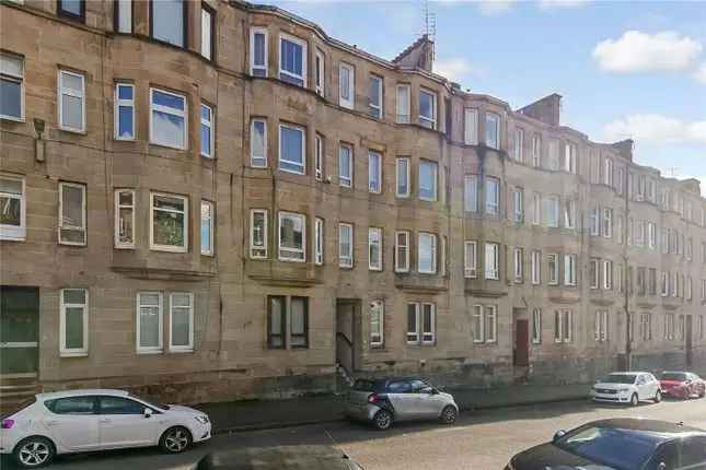 Flat for sale in Glasgow G31 - Modernisation Needed