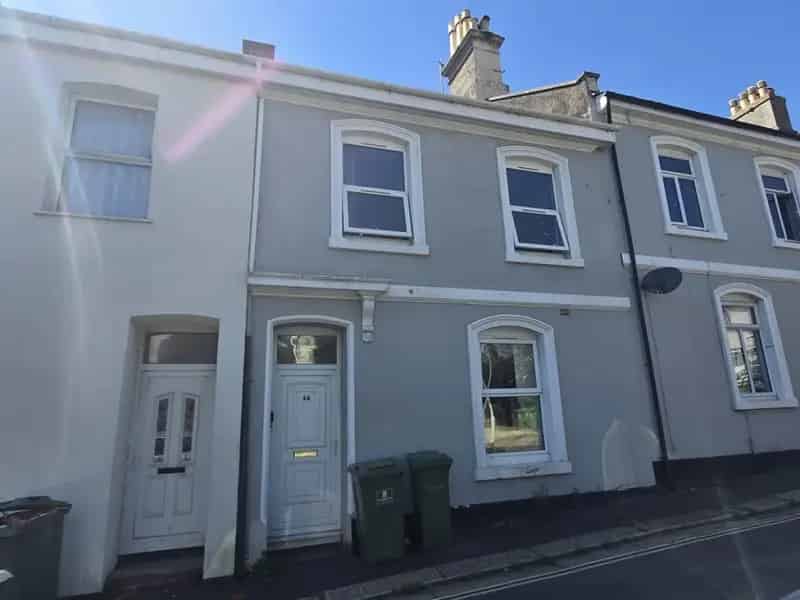 5 Bedroom HMO Investment Property For Sale