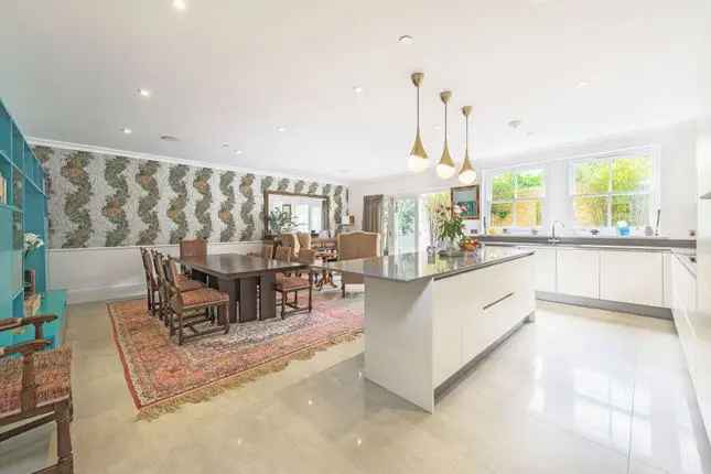 Modern Townhouse for Sale in Wardell Mews Clapham Old Town