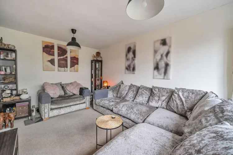 4 Bed House for Sale in Buckskin Basingstoke