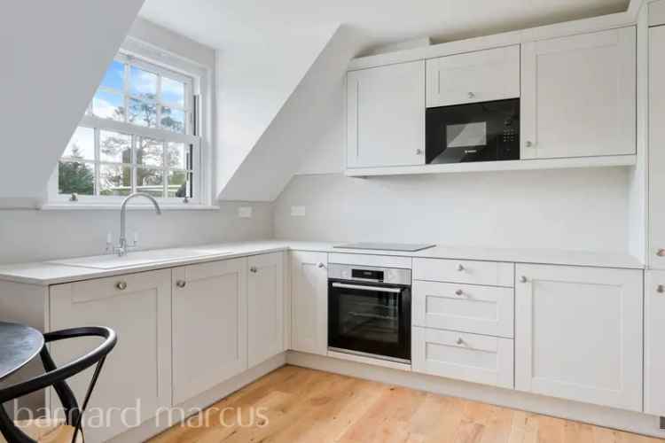 One Bedroom Apartment in Converted Pub with Balcony and Parking