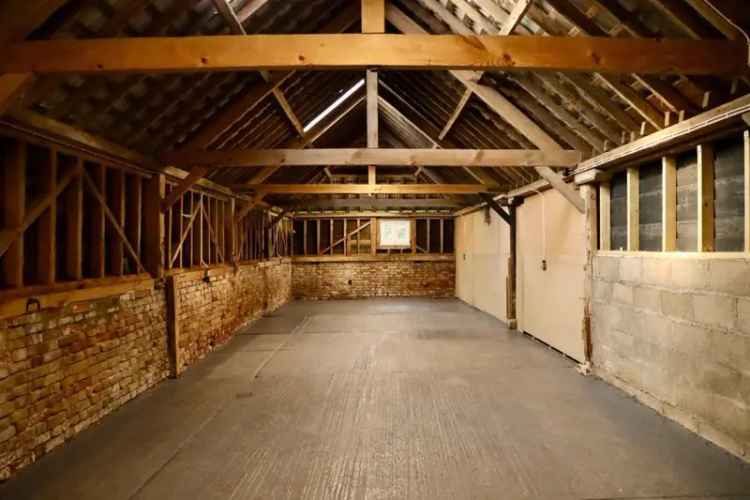 720 sq ft Secure Storage Unit Near Braintree A120 Access