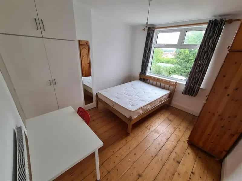 5 Bedroom House Near Hospital and UWE Frenchay