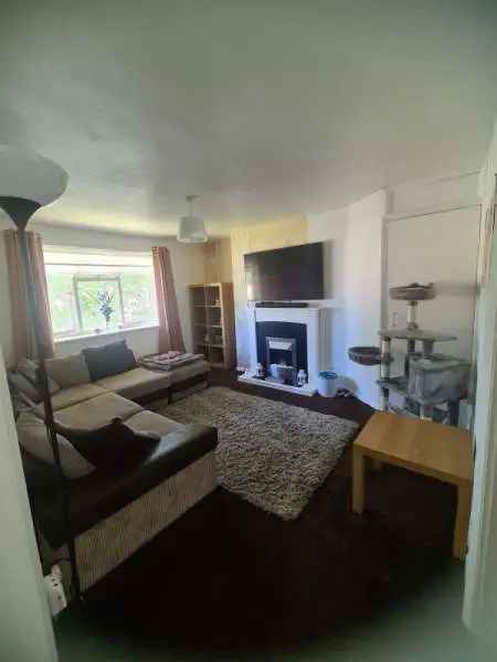 Flat For Rent in Wolverhampton, England