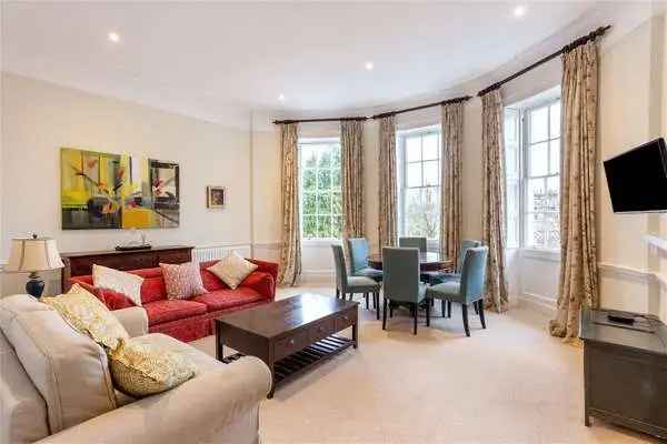 Two Bedroom Apartment in Grade II Listed Georgian Townhouse Bath