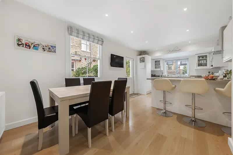 4 Bedroom Victorian Semi-Detached House For Sale