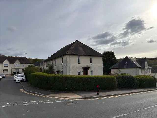 2 Bedroom Flat for Sale in Gourock - Upgrade Opportunity