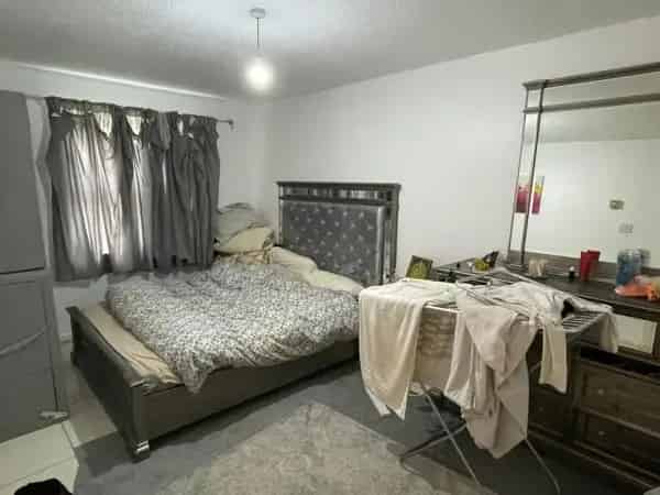 2 Bedroom Ground Floor Apartment Near Amenities Wythenshawe