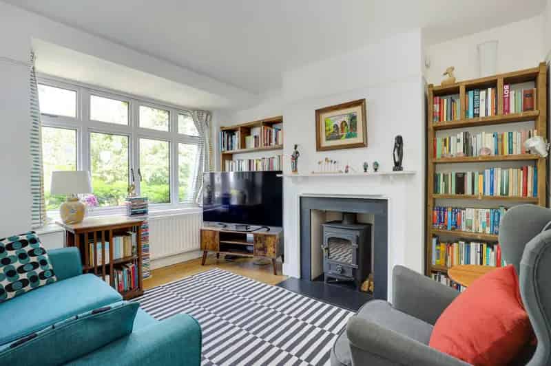 4 Bedroom Semi Detached House to Rent Caversham