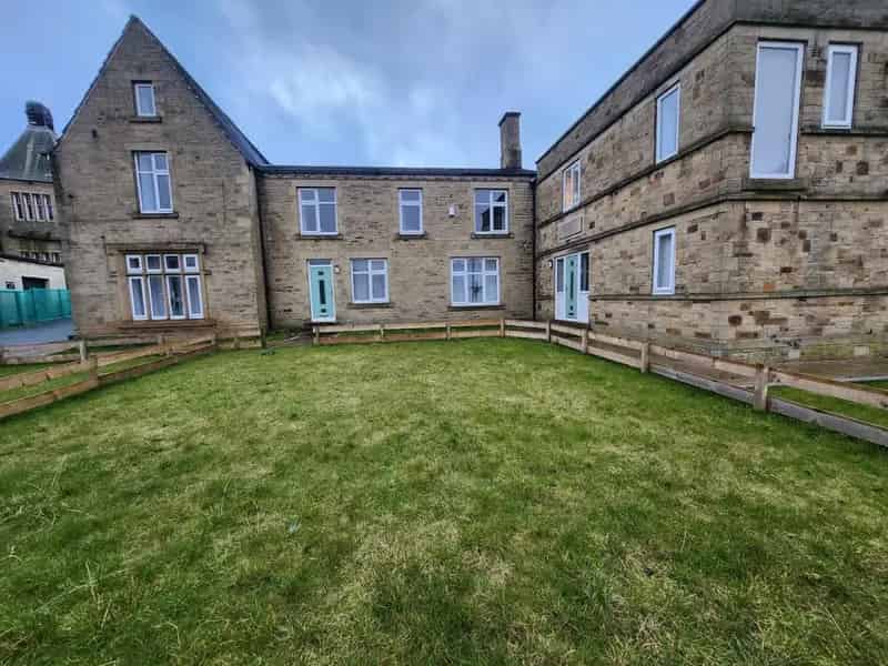 12 Bedroom Link Detached House for Sale