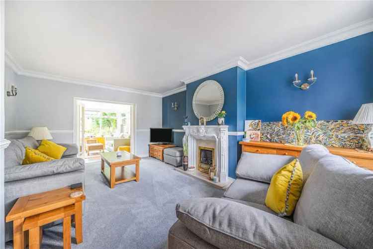 House For Sale in Leeds, England