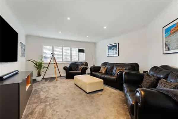 Birch Grove, Cobham, Surrey, KT11 2HR | Property for sale | Savills