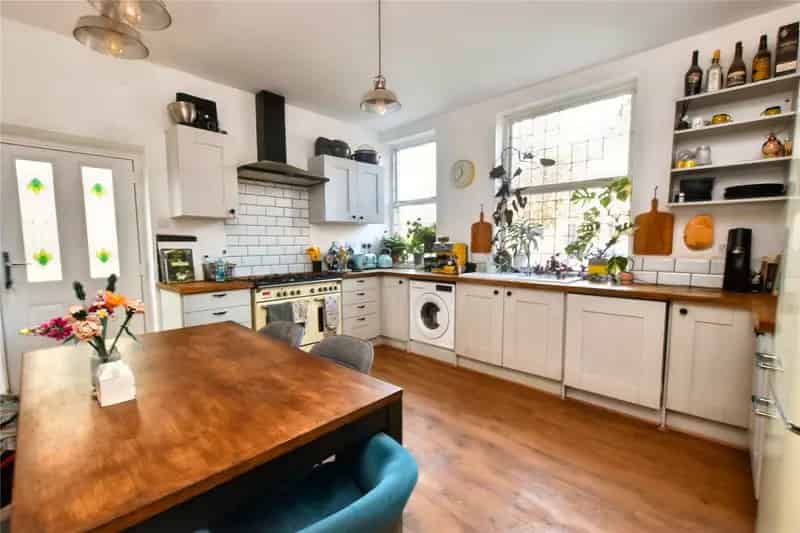 2 Bed Semi-Detached Home Pudsey Character Features Large Garden