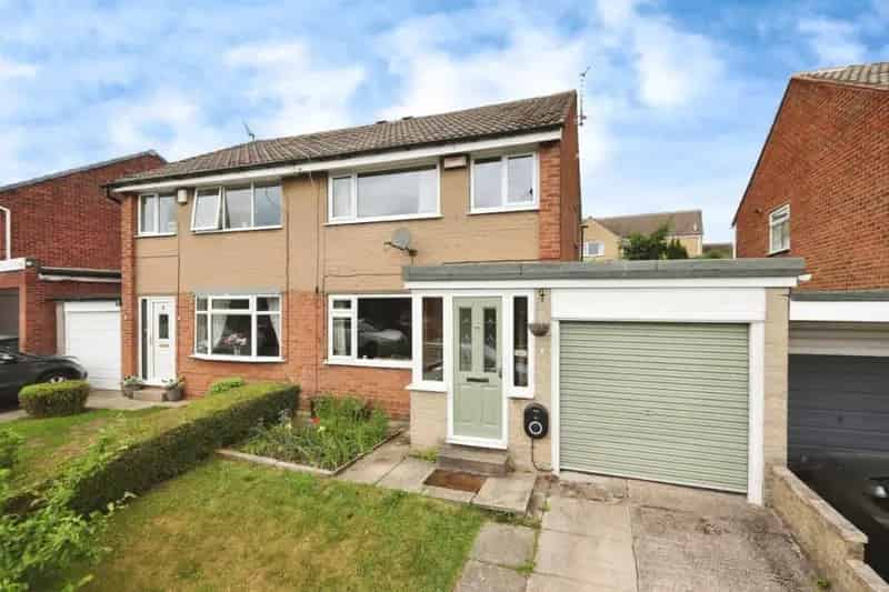 3 Bed Semi Detached House for Sale
