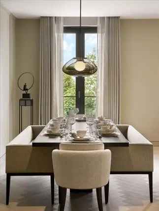 Luxury Flat for Sale in Holland Park W11