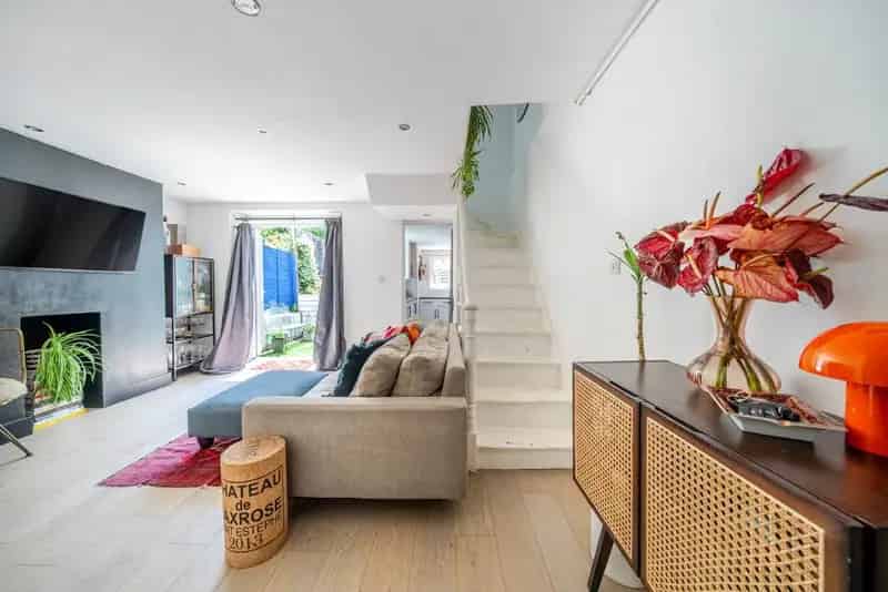 One Bedroom Property with Private Garden and Extension Potential