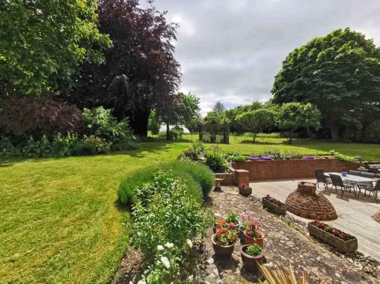 5 Bedroom Detached Thatched House for Sale