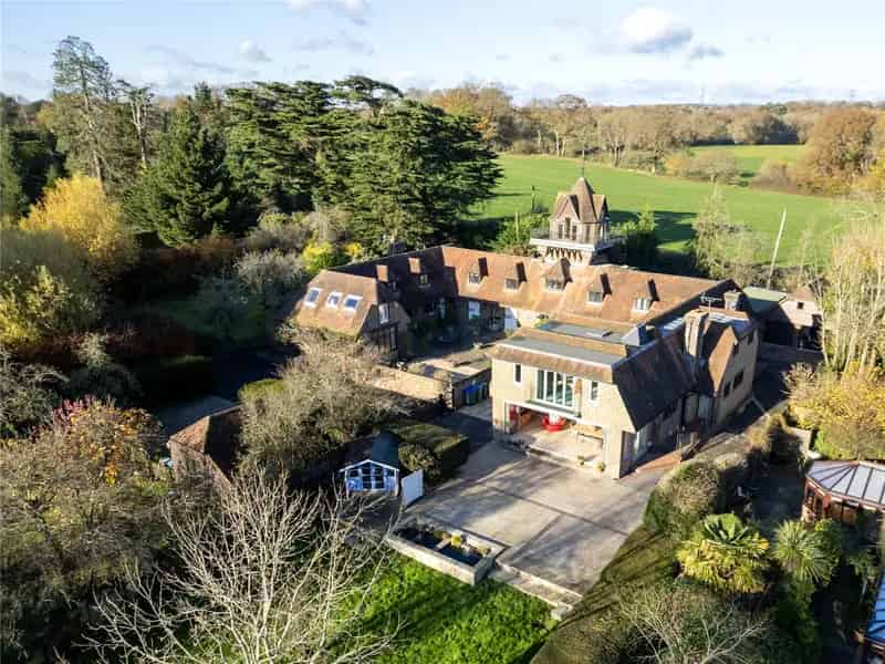 4 Bedroom House with Annexe Cowfold Station Road