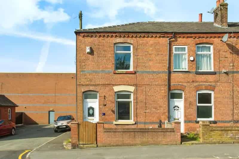 2 Bedroom End Terrace House For Sale Wigan