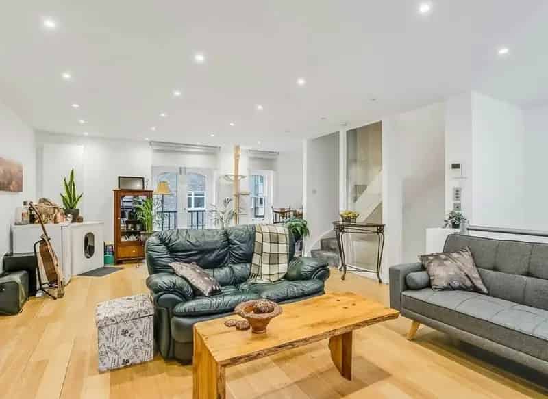 Three Bedroom Townhouse near Primrose Hill Regents Park