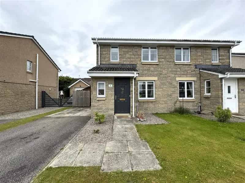 3 Bedroom Semi Detached House For Sale
