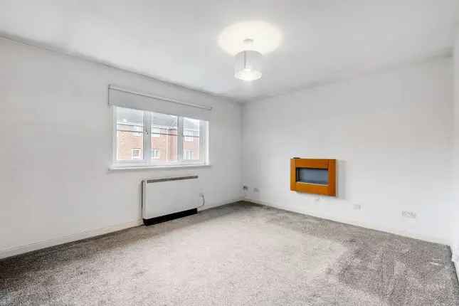 Flat for sale in Tullis Gardens, Glasgow G40