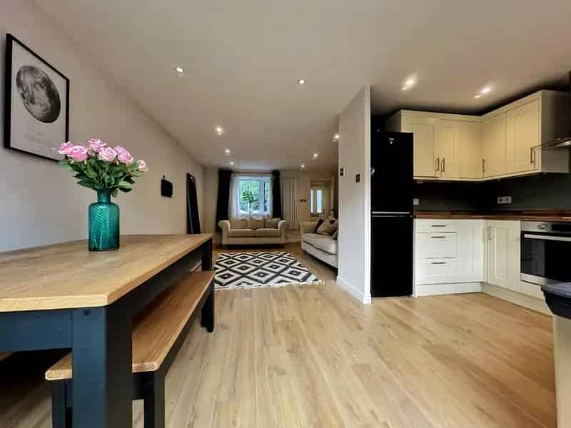3 Bedroom Semi Detached House Brighton Hill