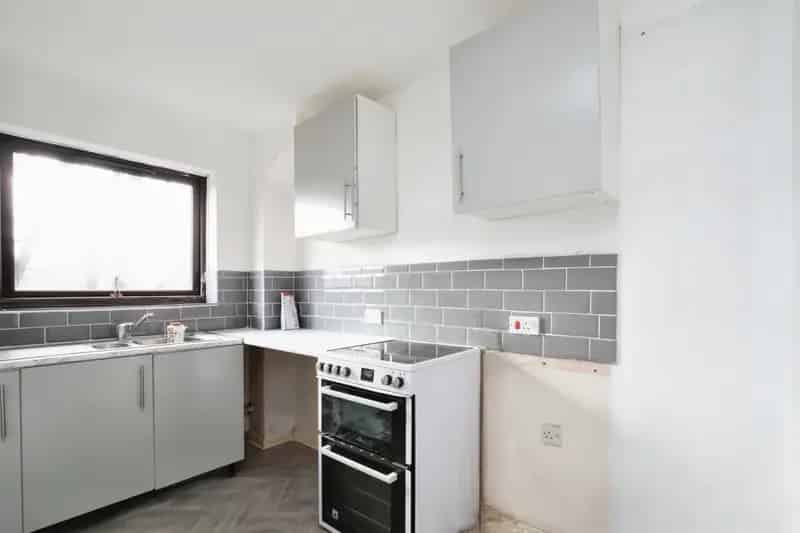 Newly Decorated One Bedroom Apartment Near High Wycombe Station