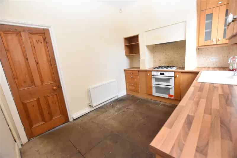 2 Bed Guiseley Stone Terrace Near Train Station
