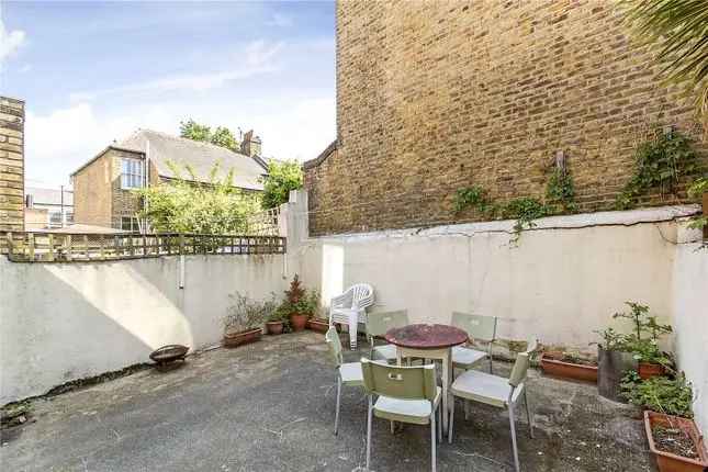 Terraced house to rent in Clitheroe Road, London SW9