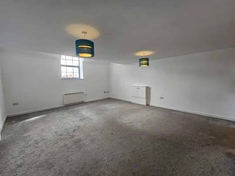 3 Bedroom Maisonette Bournemouth Large Open Plan Modern Kitchen En Suite