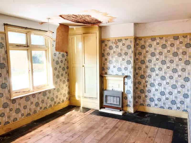 3 Bedroom Semi Detached House For Renovation