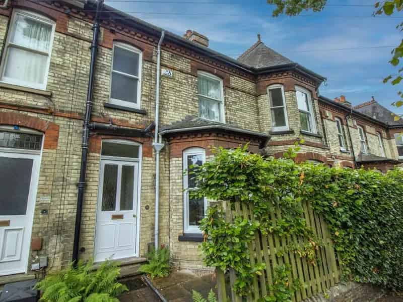 2 Bedroom Victorian Terrace House to Rent Near River Cam
