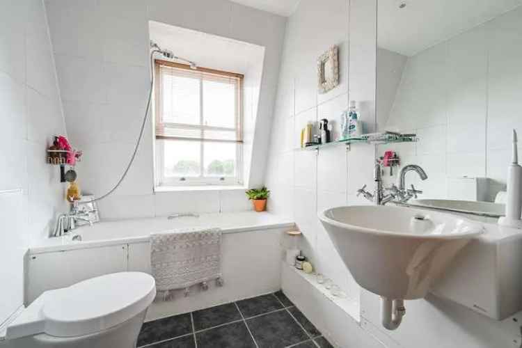 1 Bed Flat for Sale near Victoria Park