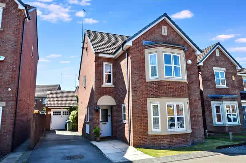 House For Sale , 1, St Martins Court, Leeds, England