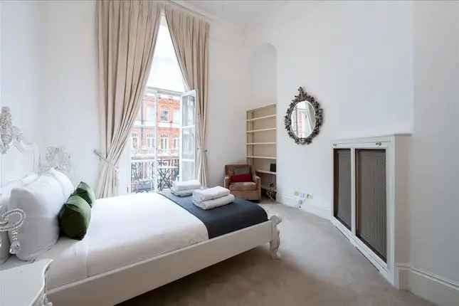 Flat to rent in Pont Street, Chelsea, London SW1X