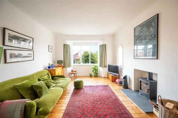 3 Bedroom Detached Bungalow for Sale in Muirend